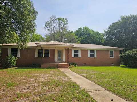 100 Carr Circle, Headland, AL 36345