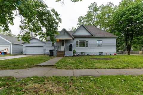 702 12th Street S, Grand Junction, IA 50107