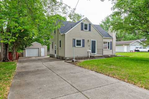 4007 68th Street, Urbandale, IA 50322