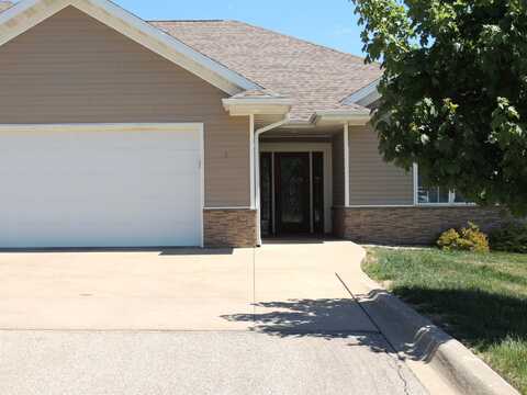 776 Peosta Unit# 2, Peosta, IA 52068