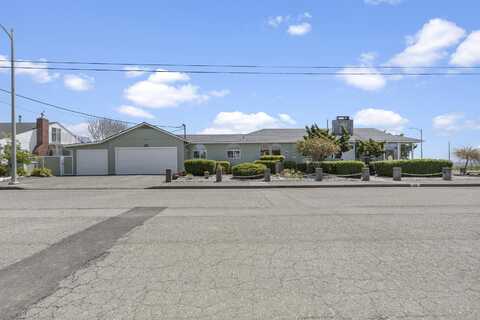 288 W 7th, Crescent City, CA 95531