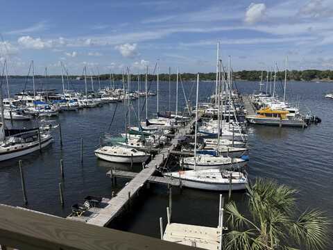 815 Bayshore Drive, Niceville, FL 32578