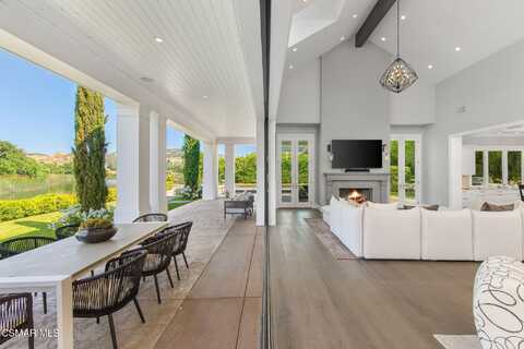 2385 Calbourne Court, Lake Sherwood, CA 91361