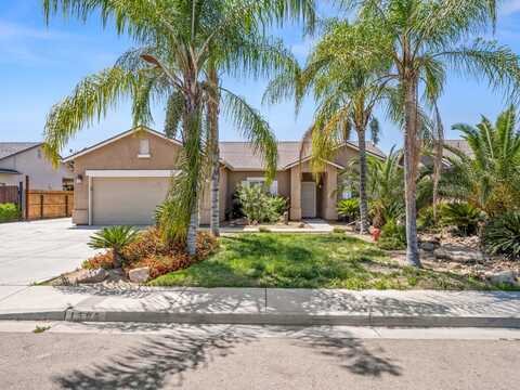 1585 Dallas Street, Dinuba, CA 93618