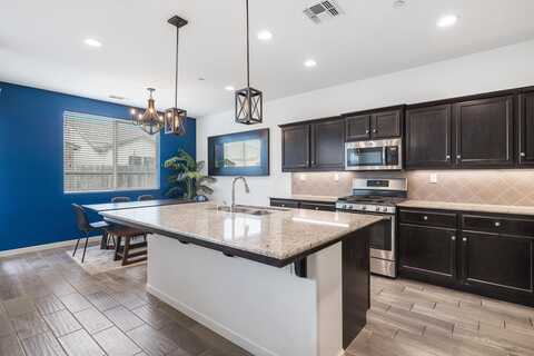 3976 Pontiac Avenue, Clovis, CA 93619