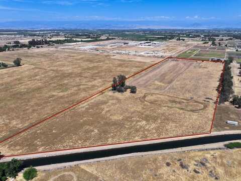 2165 LEONARD Avenue N, Fresno, CA 93737