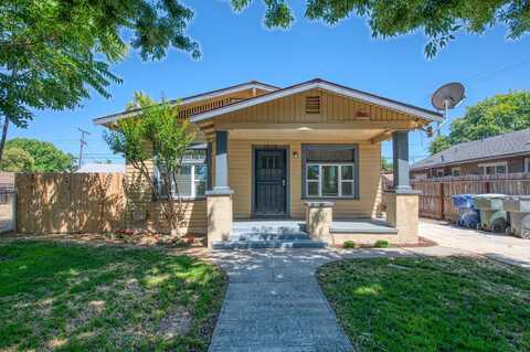 1010 Ferger Avenue N, Fresno, CA 93728