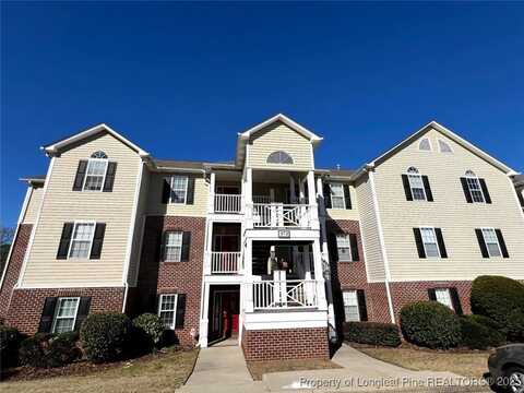 372 Bubble Creek Court, Fayetteville, NC 28311