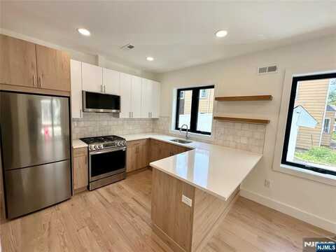 13 New, Montclair, NJ 07042