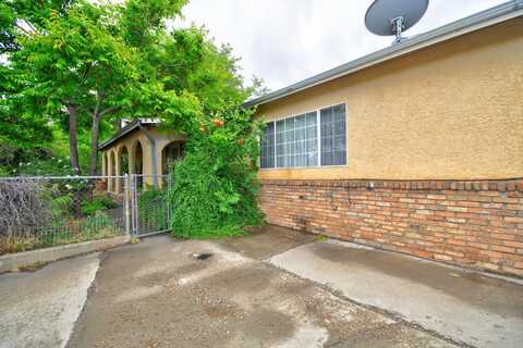 840 GRIEGOS Road NW, Albuquerque, NM 87107