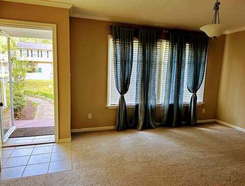 921 Hemingway Road, Stone Mountain, GA 30088