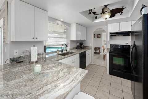 924 SE 15th Terrace, Cape Coral, FL 33990