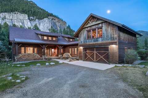 64188 Gallatin Road, Gallatin Gateway, MT 59730