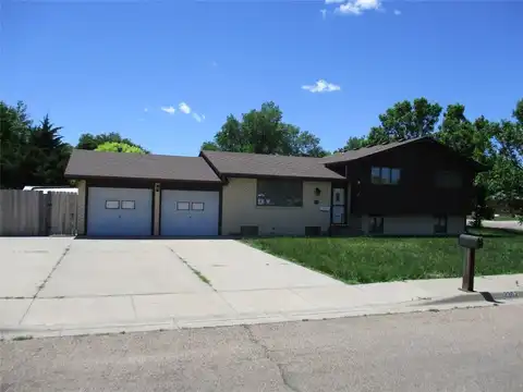 2302 E Fair Street, Garden City, KS 67846