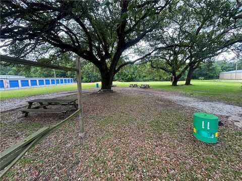 13085 Wintzell Avenue N, Bayou La Batre, AL 36509