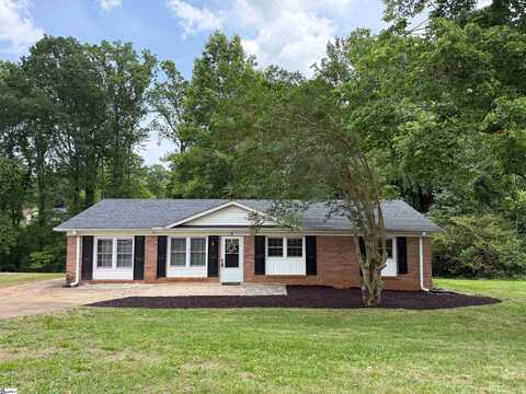 8 Charing Cross Road, Taylors, SC 29687
