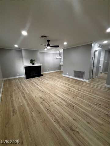 150 Greenbriar Townhouse Way, Las Vegas, NV 89121
