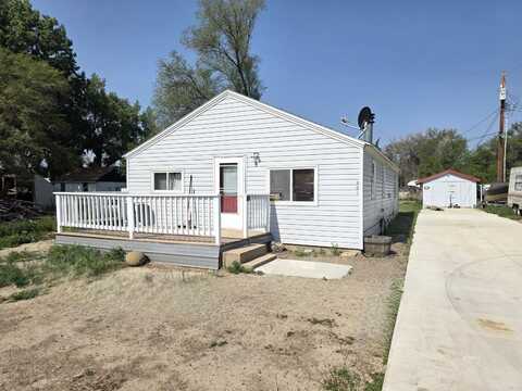 807 Mobile Ave, Glendive, MT 59330