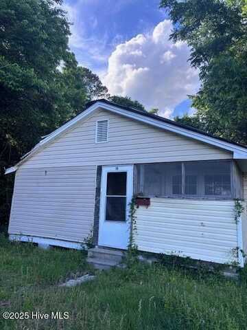 110 W Princess Street, Chadbourn, NC 28431