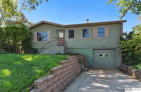 6913 Seward Street, Omaha, NE 68104
