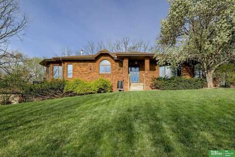 9404 Valaretta Drive, Gretna, NE 68028