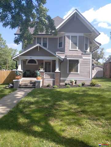 803 6th Street, Fairbury, NE 68352