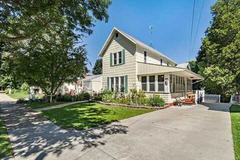 488 4th Street, Manistee, MI 49660