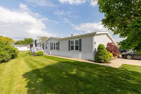 305 Oak Ridge Street, Mason, MI 48854