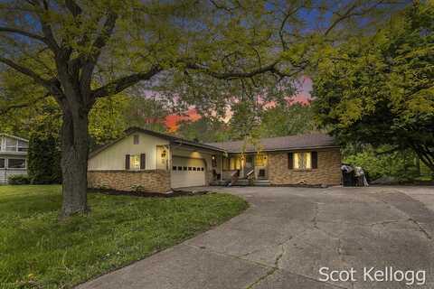1915 Ramblewood Court SE, Kentwood, MI 49508