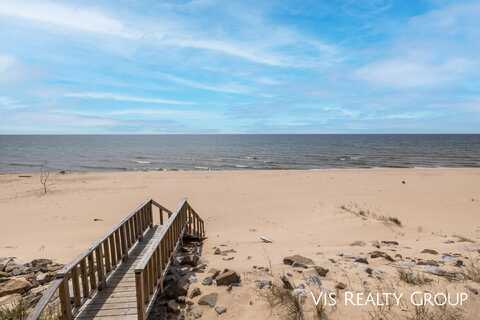 17933 N Shore Estates Road, Spring Lake, MI 49456