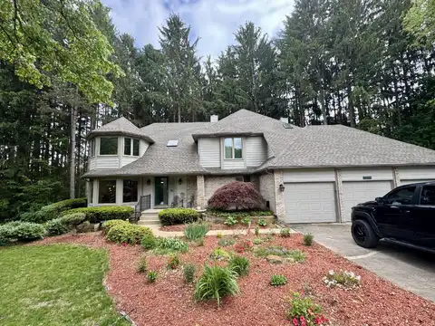 9641 Rolling Greens Drive, Pinckney, MI 48169