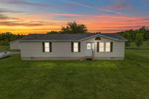 10060 Pioneer Road, Hillsdale, MI 49242