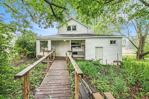 13500 Cleveland Avenue, Buchanan, MI 49107