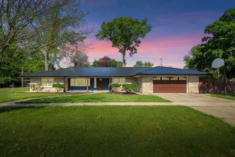 900 Elm Street, Three Rivers, MI 49093