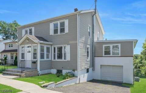 151 Sutton Ave, Totowa, NJ 07512