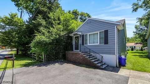 15 Grandview Ave, Oakland, NJ 07436
