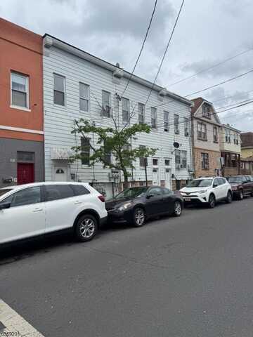 653 4Th Ave, Elizabeth, NJ 07202