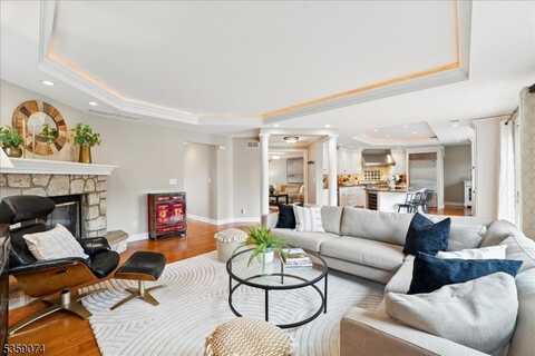 521 Topping Hill Rd, Westfield, NJ 07090