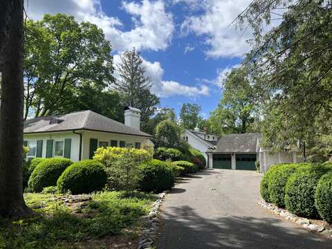 129 Deerfield Road, Caldwell, WV 24925