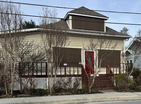 228 Greenbrier Avenue, White Sulphur Springs, WV 24901