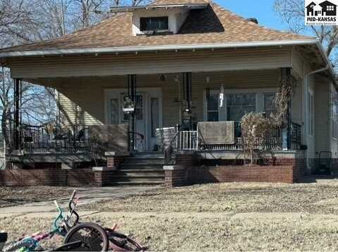 209 S Purdy Ave, Lyons, KS 67554