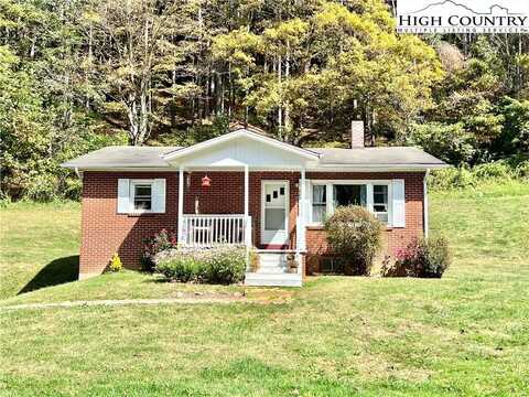 622 Sherwood Road, Vilas, NC 28692