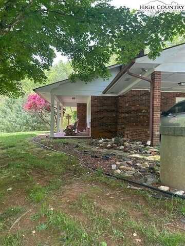 950 Campbell Road, Warrensville, NC 28693
