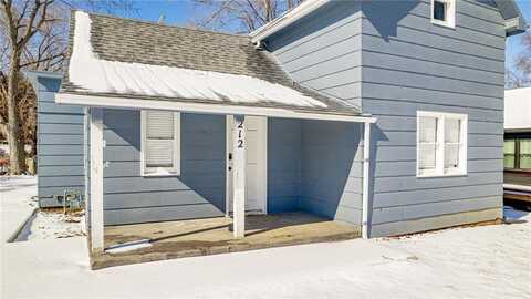 212 S Delaware Street, Tonganoxie, KS 66086