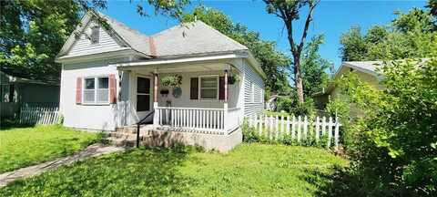 421 N Kentucky Street, Iola, KS 66749