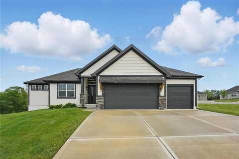9325 N Poplar Avenue, Kansas City, MO 64156