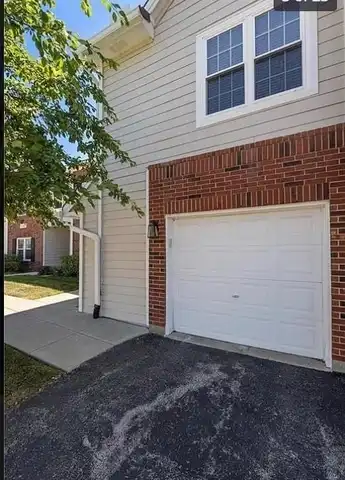 11619 Tomahawk Creek Parkway, Leawood, KS 66211