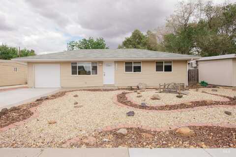 755 S 12th E, Mountain Home, ID 83647