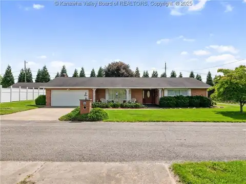 96 Bridge Street, Winfield, WV 25213
