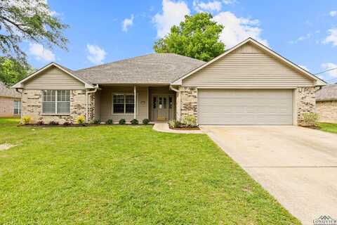 593 Briarwood Dr., Gladewater, TX 75647